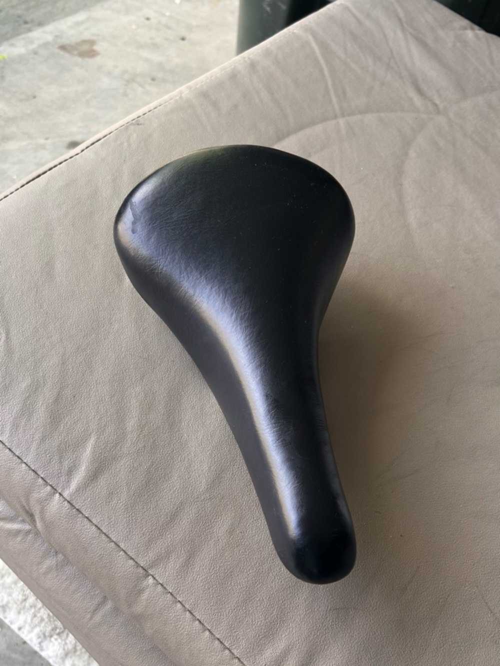 RARE VISCOUNT VINTAGE LEATHER BIKE SEAT